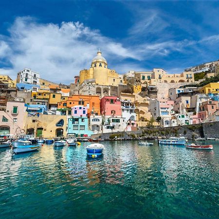 De Lamartine A Marina Di Corricella Procida Exterior foto